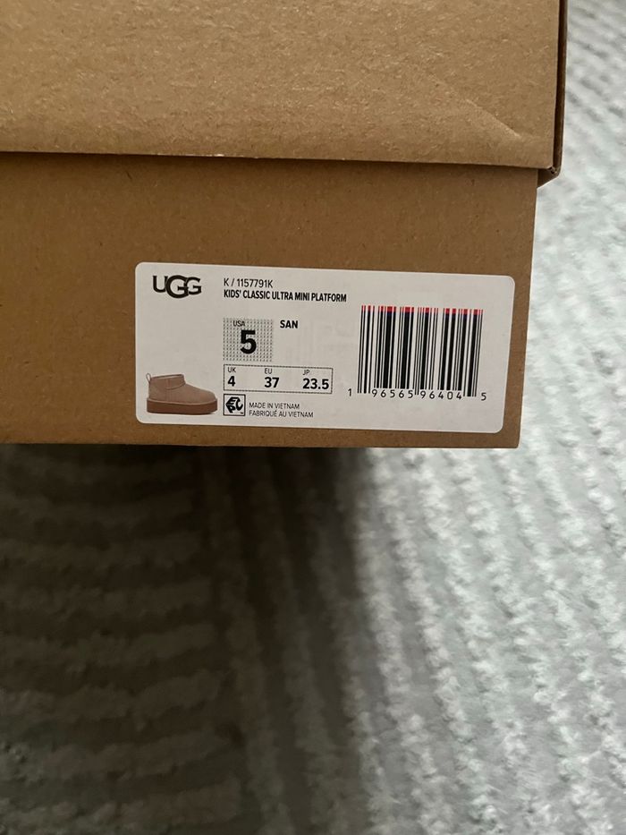 UGG Classic Ultra Mini Platform Taille 37 - photo numéro 10