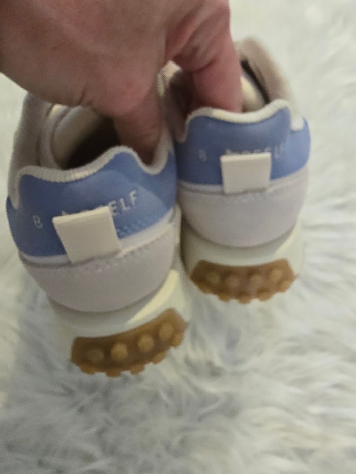 Neuves (non portées)🏷🩷🤩🥰superbes  baskets pointure 34 fille 🩷🤩🥰 - photo numéro 3