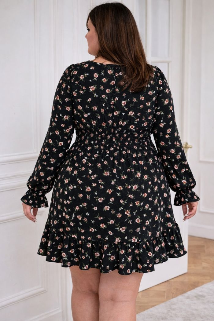 Robe champs de fleurs nocturne noire et multicolore Femme taille 54 marque Boohoo 💍 - photo numéro 2