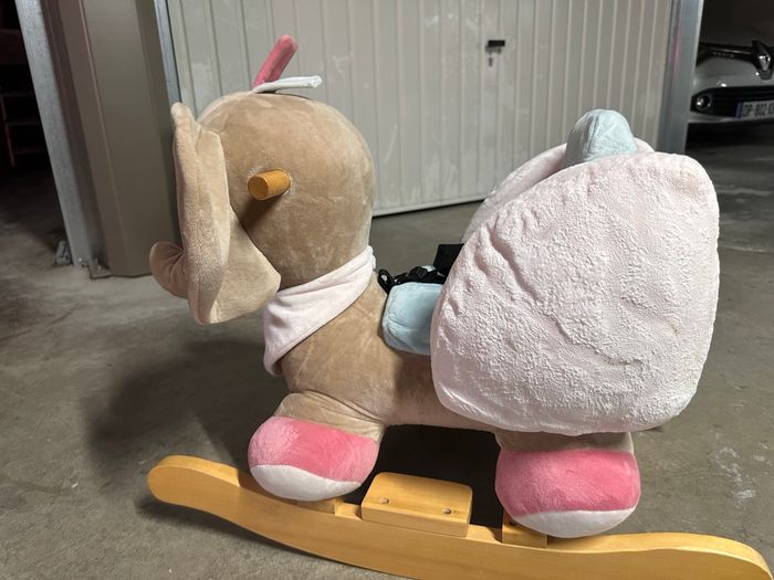 Éléphant à bascule - photo numéro 3