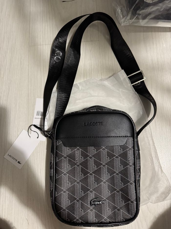 Sacoche Lacoste - photo numéro 2