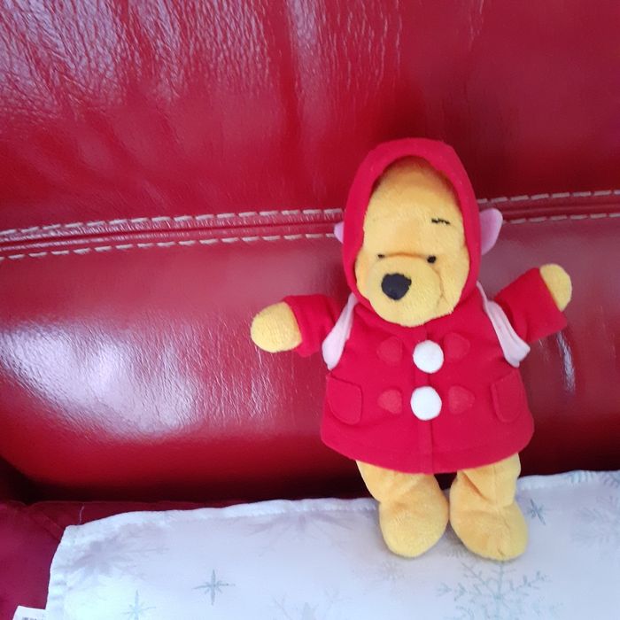 Peluche-doudou Winnie l'ourson avec sac à dos Porcinet - photo numéro 7