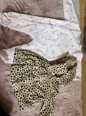 Pyjama et gilet bébé 3 mois 