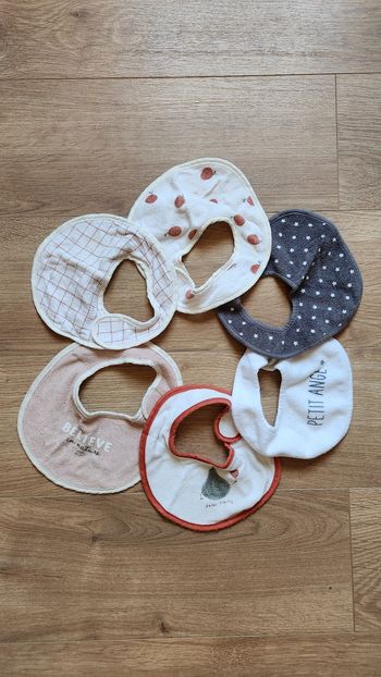 Lot de 23 bavoirs bébé mixte
