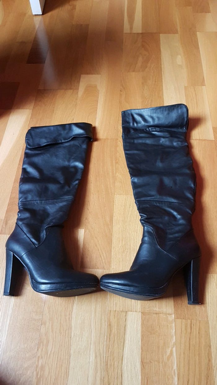Bottes en cuir noires taille 37 - photo numéro 2