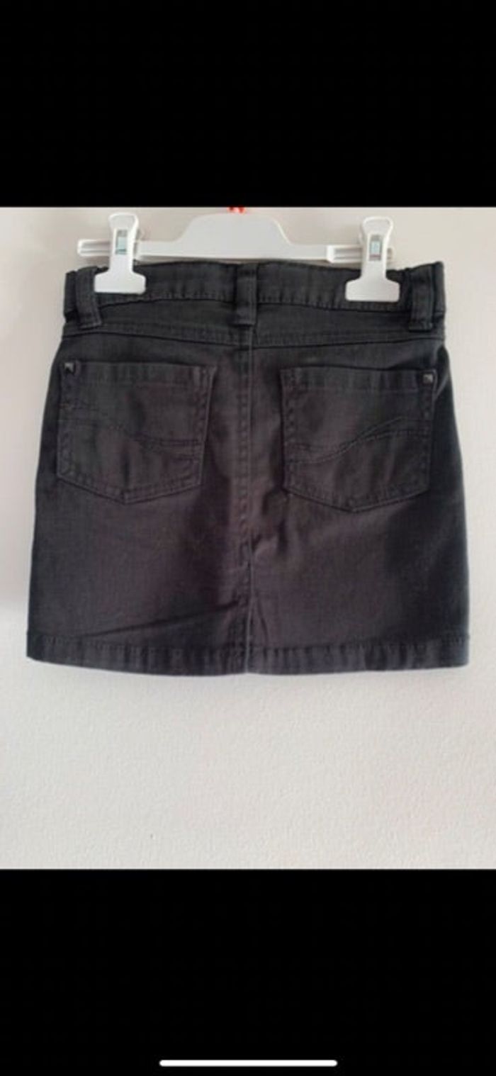 Jupe neuve noire taille 6 ans