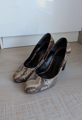 Chaussures cuir talons larges effet python