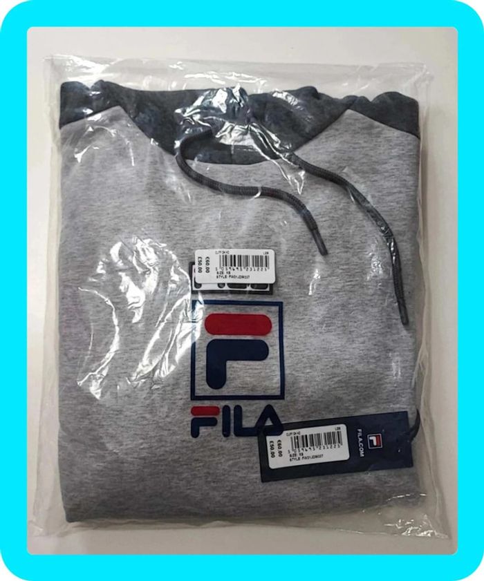 Sweat a capuche FILA taille XS NEUF jamais porté avec étiquette - photo numéro 3