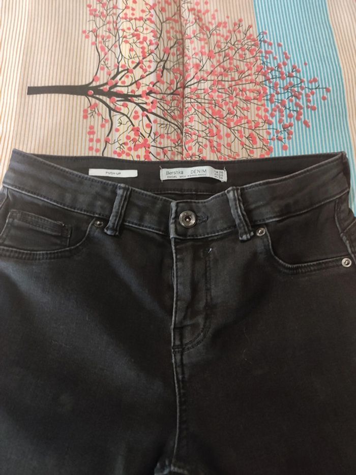 Jean Bershka T 36 - photo numéro 4