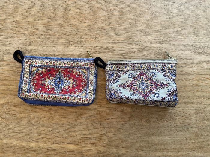 Lot de deux porte-monnaies brodés indiens