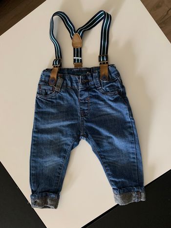 Jean 👖 avec bretelles 6 mois