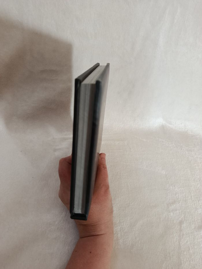 A saisir, livre game of thrones " in memoriam " , jamais lu ! - photo numéro 7