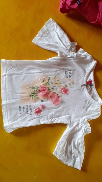 Tee-shirt  blanc épaule dénudée