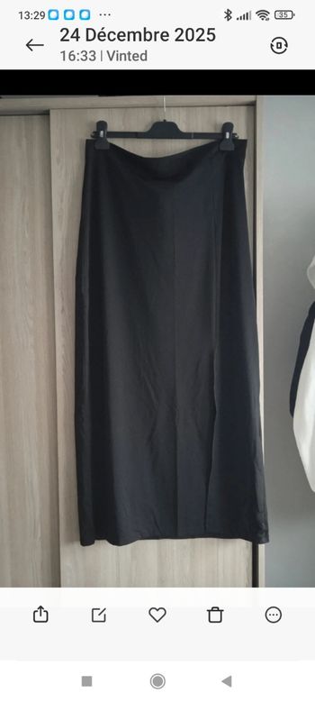 Jolie jupe crayon avec fente devant couleur noir 