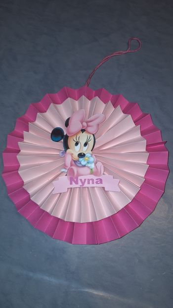 Rosace en papier minnie