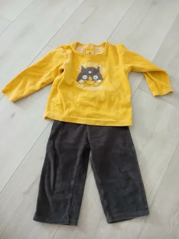 Pyjama taille 24 mois