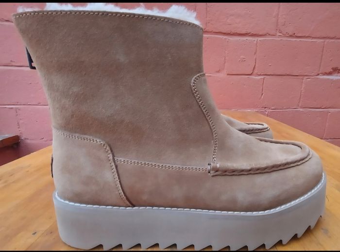 Boots Ugg W CLASSIC RISING HEEL ZIP - photo numéro 3