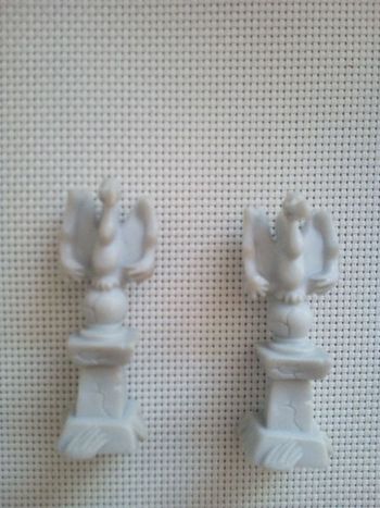 2 figurines vautour * prix 2e kiki60230