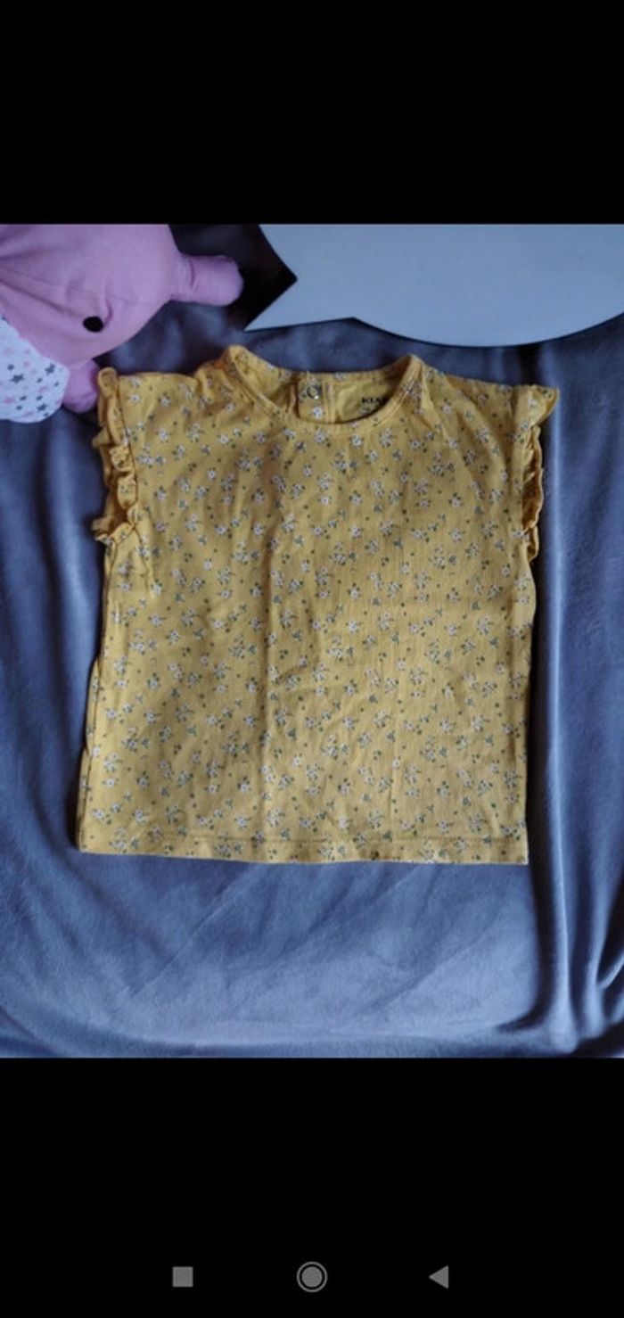 Tee shirt chemise sans manche Fille 18 mois Kiabi Eco conception 100% coton jaune à fleurs blanches - photo numéro 2