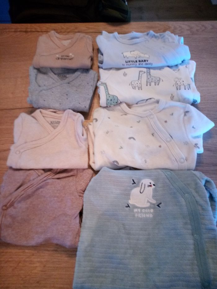 Lot vêtements 0 et 1 mois