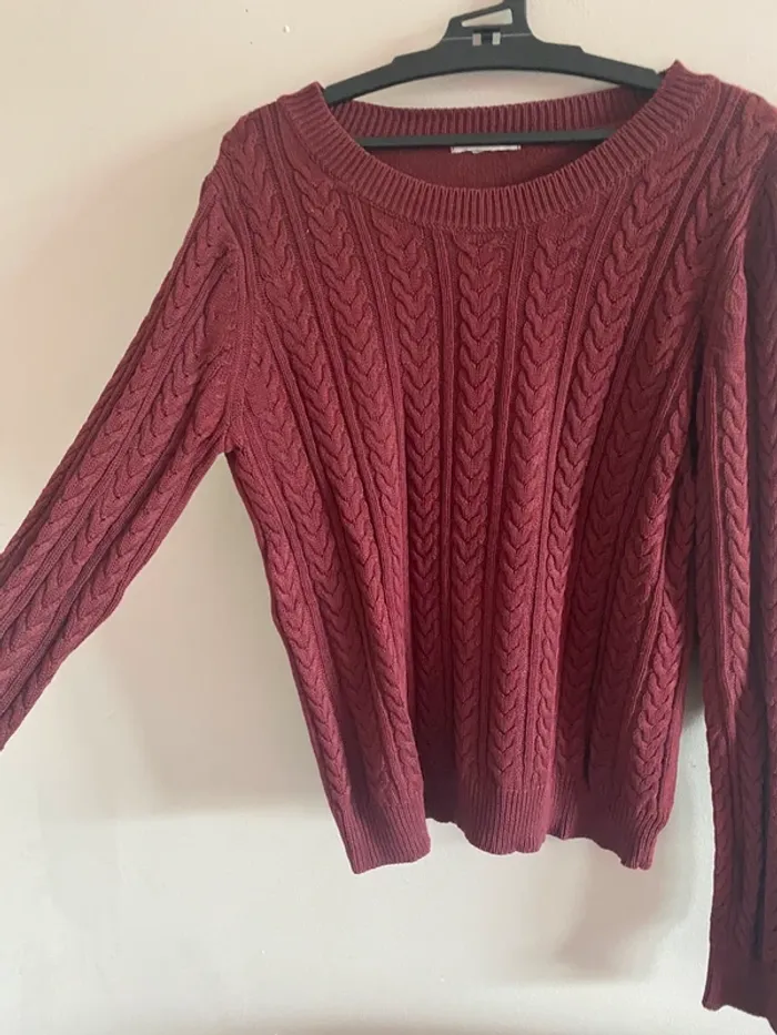 Haut pull en laine rouge foncé - photo numéro 3