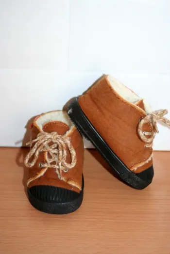 Bottines fourrées semelles dures pointure 18 La Compagnie des Petits