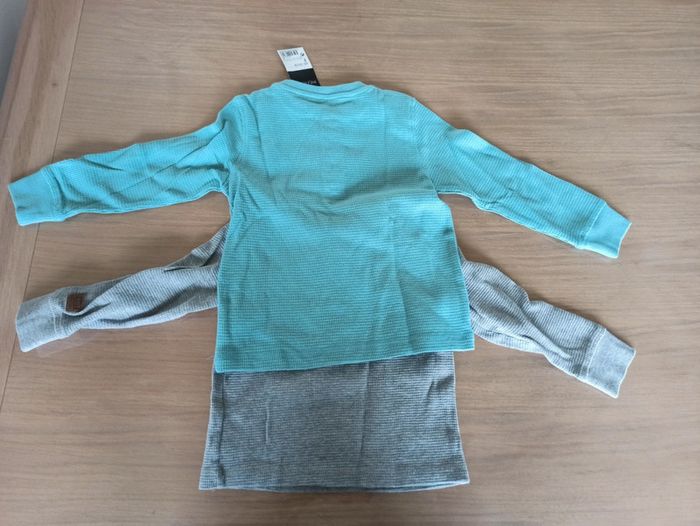 Lot 2 pulls nid d'abeille 3 ans - photo numéro 2