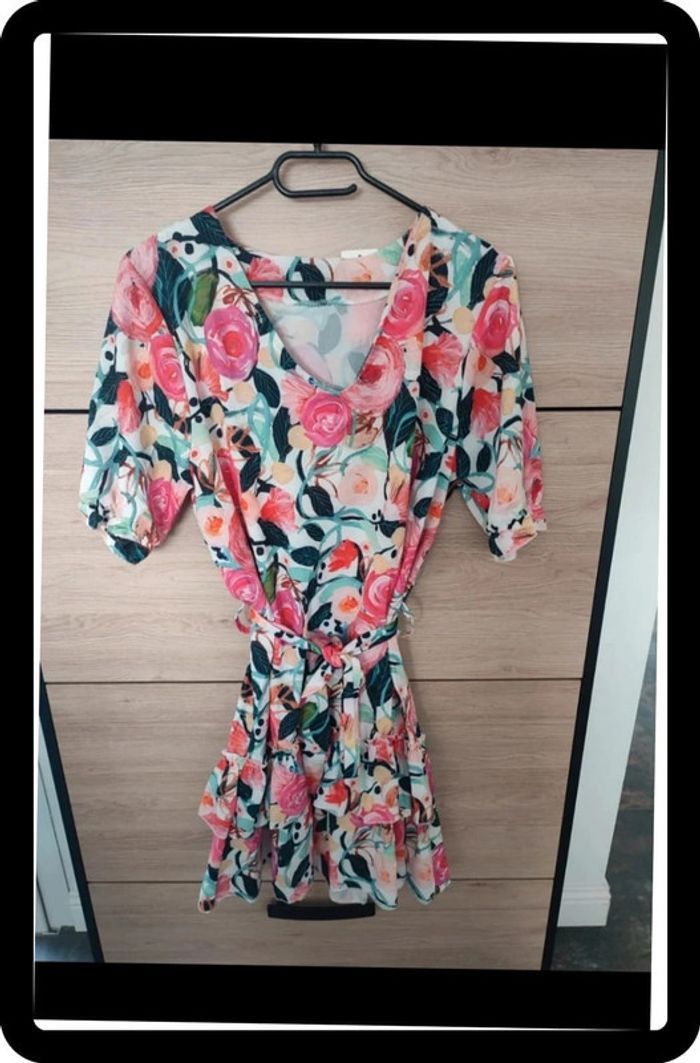 Robe courte fleurie - photo numéro 2