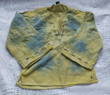 Superbe haut coloré pour enfant, en très bon état, taille 3 ans