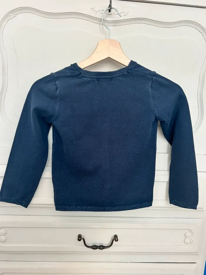 Petit gilet cardigan de couleur bleu foncé , marine taille 6 ans - photo numéro 2