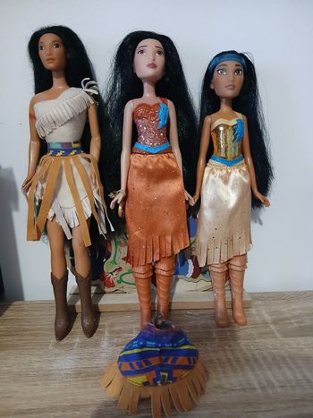 Lot de 3 poupées pocahantas 