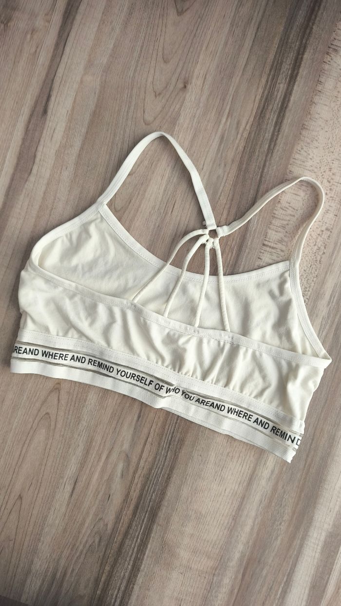 Forever 21 brassière blanche de sport dos croisé lanières taille S - photo numéro 2