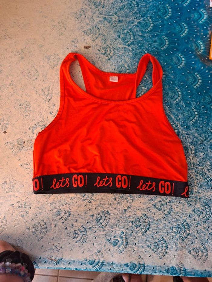 Brassière crop top 14 ans