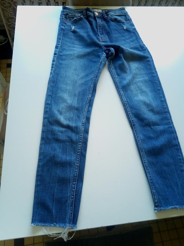 Jean Bershka neuf taille 34
