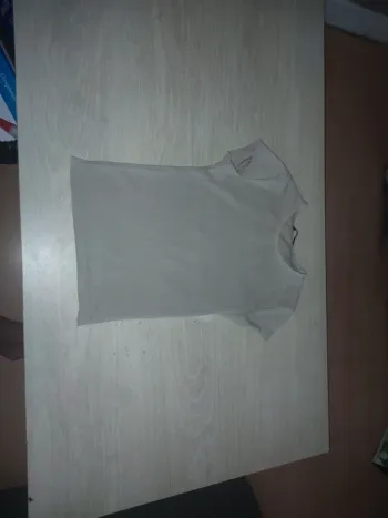 T-shirt manches courtes beige côtelé Bershka