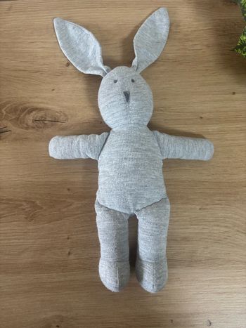 Doudou peluche lapin gris petit bateau