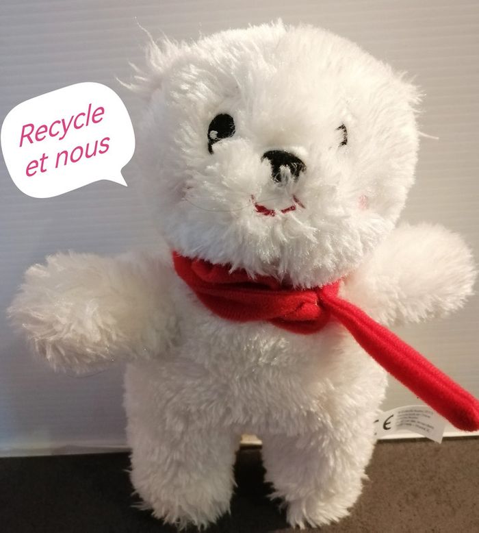 petit doudou ours auzou écharpe rouge