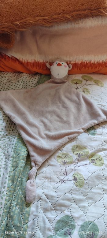 Doudou pingouin mouchoir carré blanc 