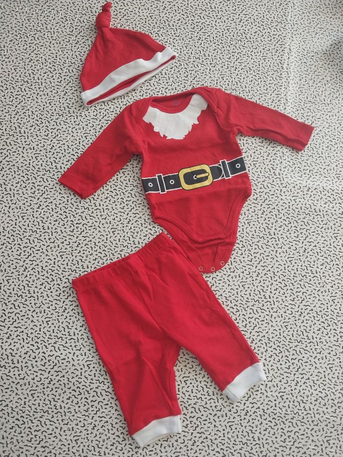 Tenue Père Noël bébé 3 mois