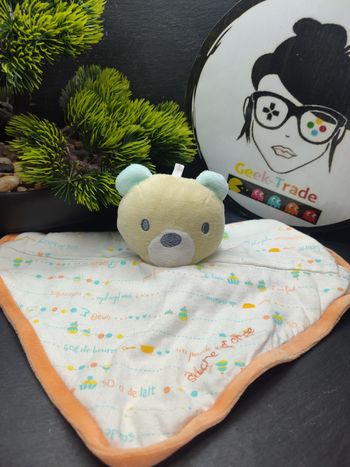 Doudou ours sucre d'orge carré plat blanc orange bleu gâteau recette jaune Gris