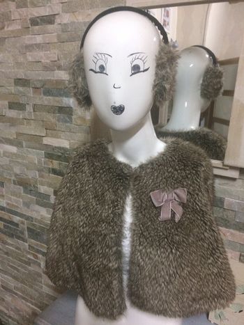 Cape et protège oreilles fausse fourrure 14 ans