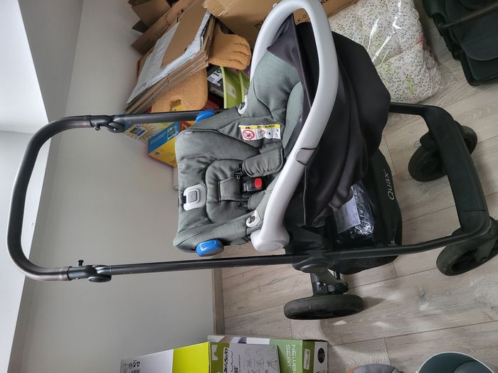Poussette Quax + cosy + base isofix - photo numéro 3
