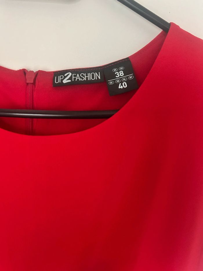 Magnifique robe rouge taille 40 - photo numéro 2