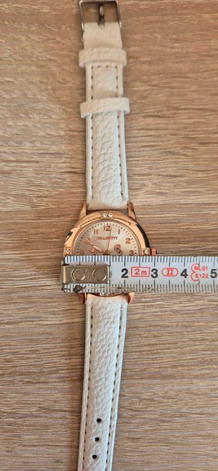 Montre fantaisie Hello kitty bracelet blanc. - photo numéro 6
