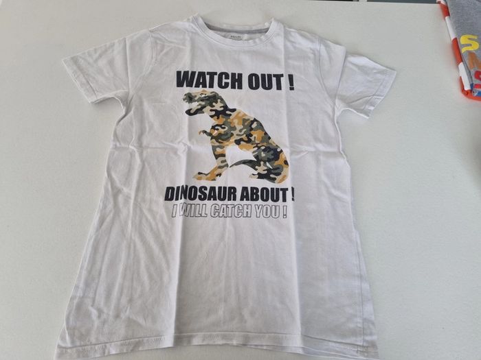Tee-shirt 12 ans kiabi dinosaure