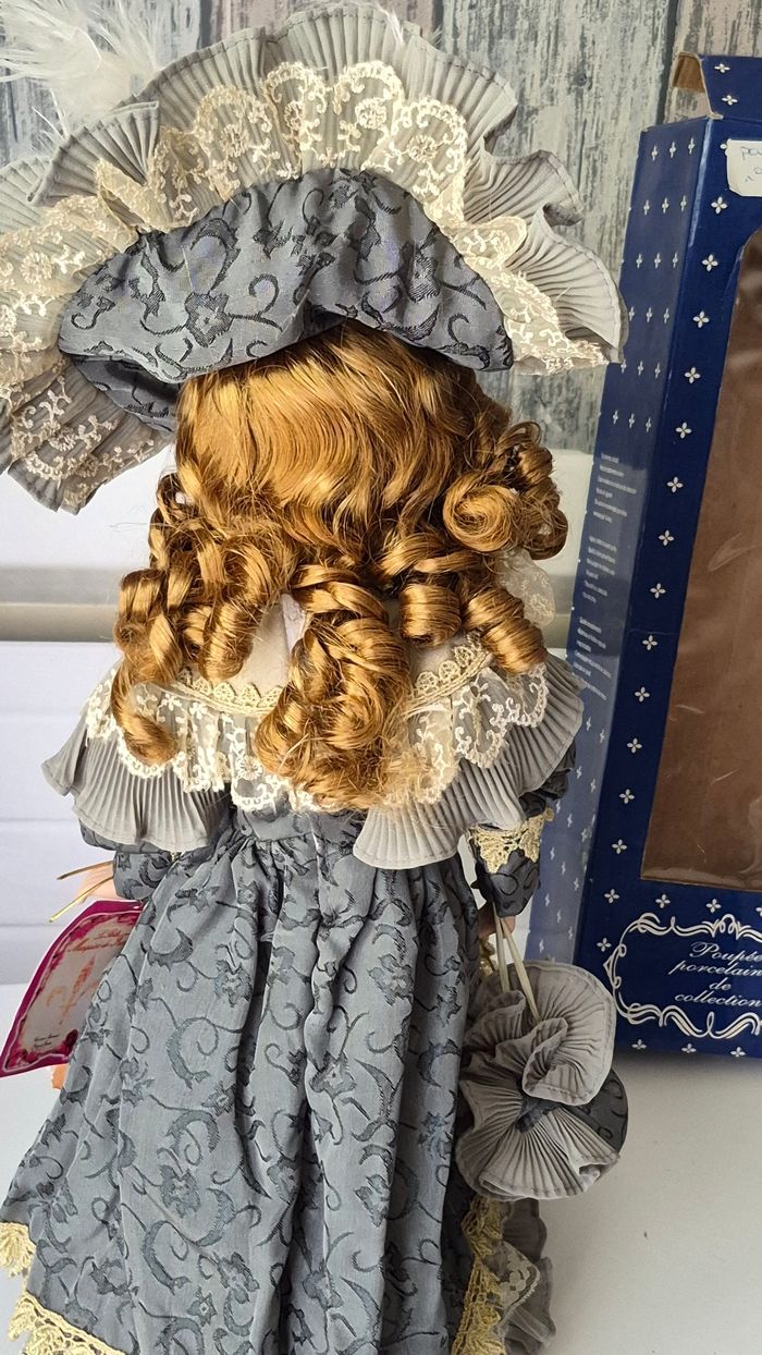 ✨ Poupée en porcelaine de collection – “Marquise Annie” - photo numéro 10