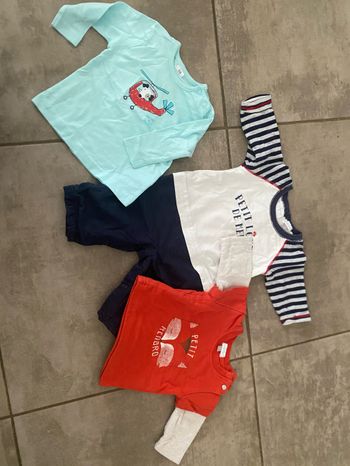 Lots vêtements 1 mois absorba
