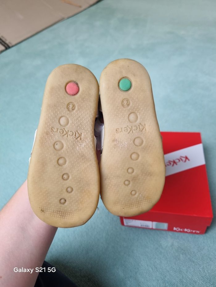 Lot de deux paires de chaussures taille 23 Puma et Kickers - photo numéro 3