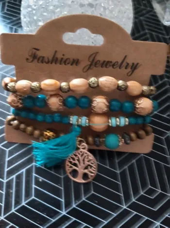 Lot de 4 bracelets