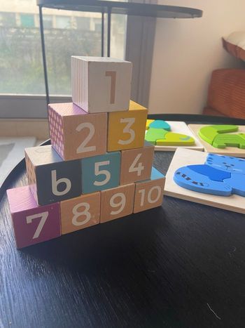 Lot de jouets, blocks et puzzles